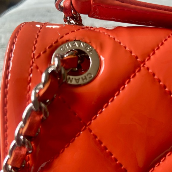 Mint Condition Chanel Orange Patent Leather Classic Flap Bag - Picture 5 of 15